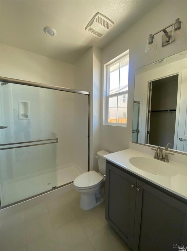 Building Photo - 2408 Lake Club Dr