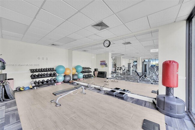 Building Photo - 2049 S Ocean Dr