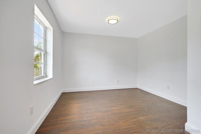 Building Photo - 500 NW 120th St
