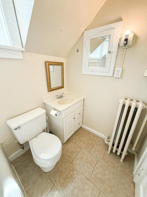 Building Photo - 207 Kelvin Pl