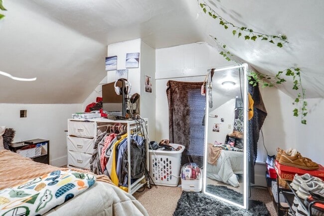 Building Photo - 313 Power St