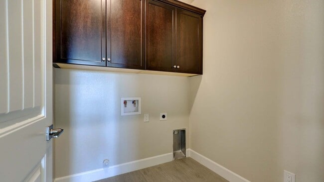 Building Photo - Brand New Home