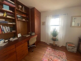 Building Photo - 110 6th St