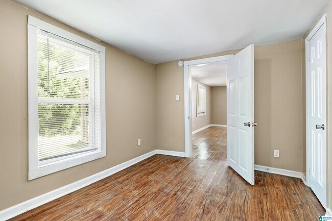 Building Photo - 779 11th Ave SE