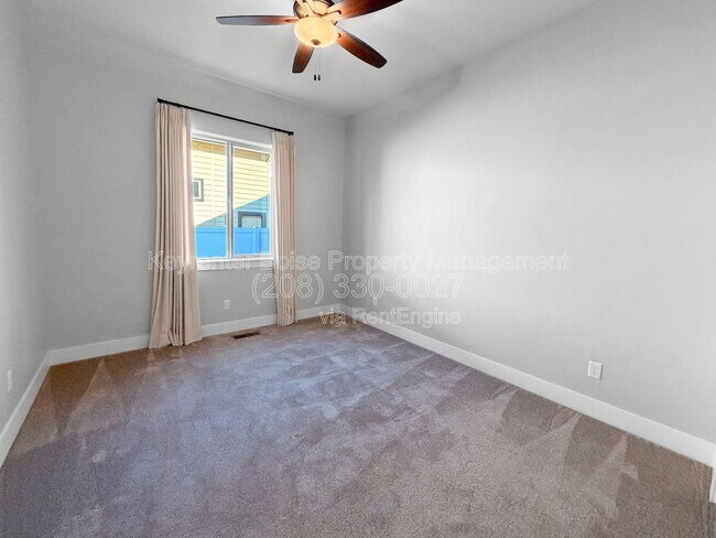 Building Photo - 8368 W Sparks Lake Dr