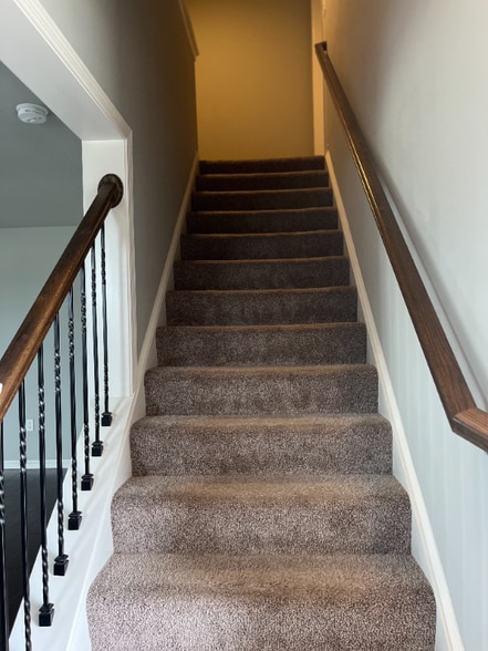 Building Photo - 102 Landover Ct