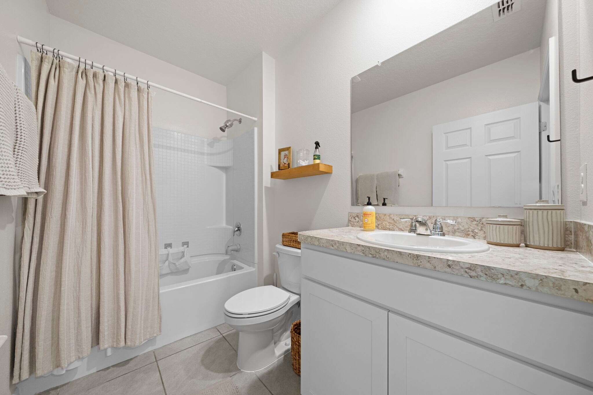 Building Photo - 1893 Capital Dr SE