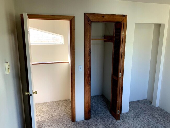 Building Photo - 2 Bedroom in Bethel-Danebo Area