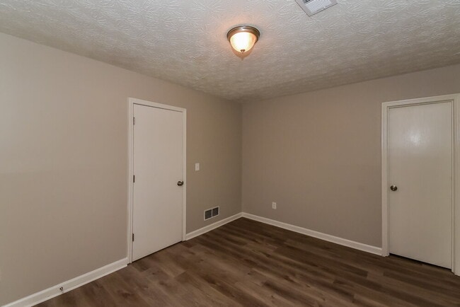 Building Photo - 2429 Chauncey Ln