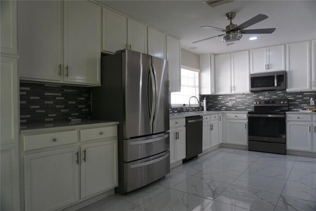 Building Photo - 500 Vista Oaks Way