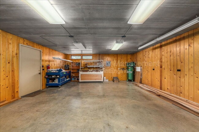 Building Photo - 5203 N Mulvaney Ct