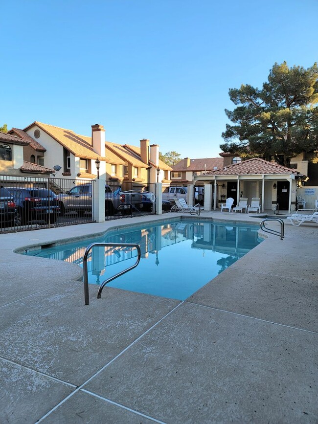 Building Photo - Pacific Sunset Village: Three Bedrom Avail...