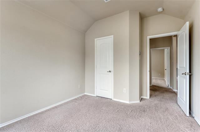 Building Photo - 1028 Lake Woodland Dr