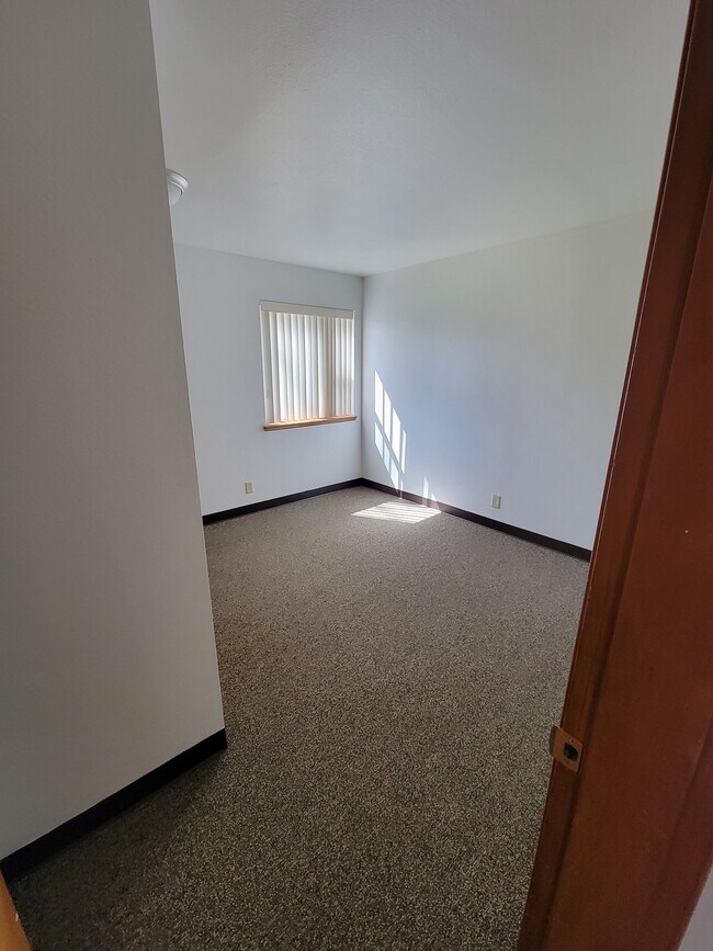 Building Photo - 2044 Assumption St