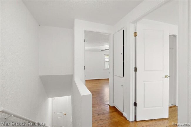 Building Photo - 1652 Graefield Rd