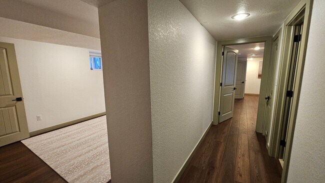 Building Photo - Modern Park Hill Home