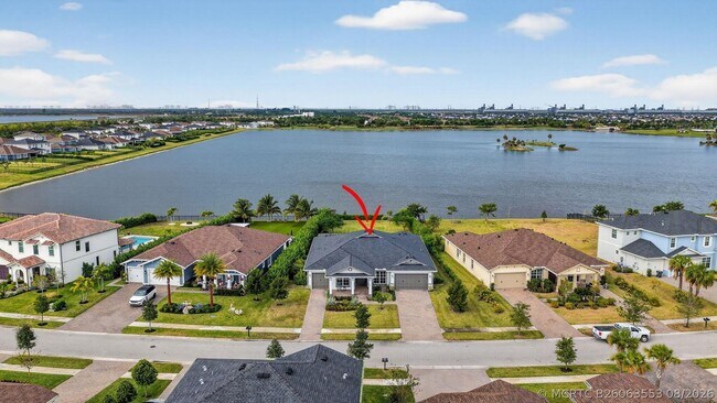Building Photo - 799 Hookline Cir