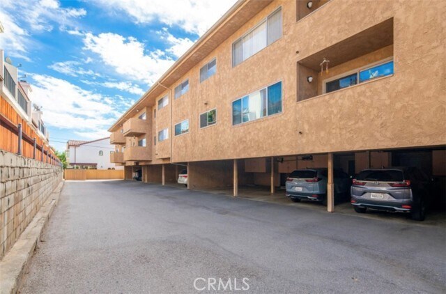 Building Photo - 120 S Sierra Madre Blvd