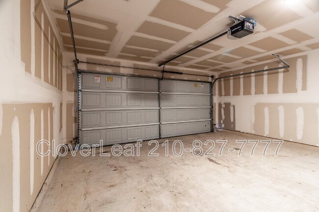 Building Photo - 6026 Bluestem Wy