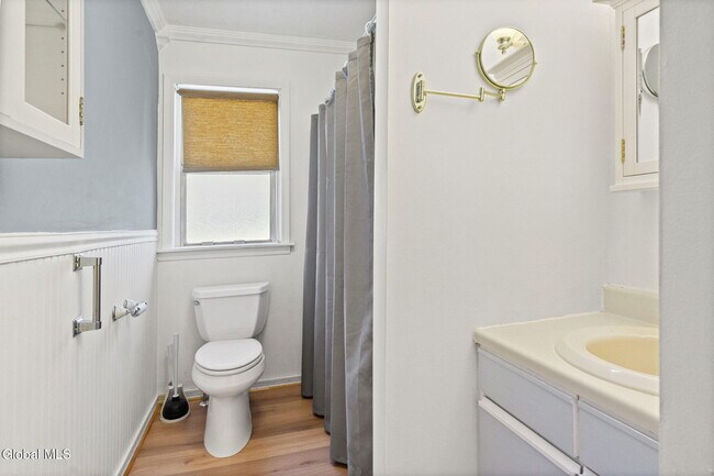 Building Photo - 25A Pine Ln