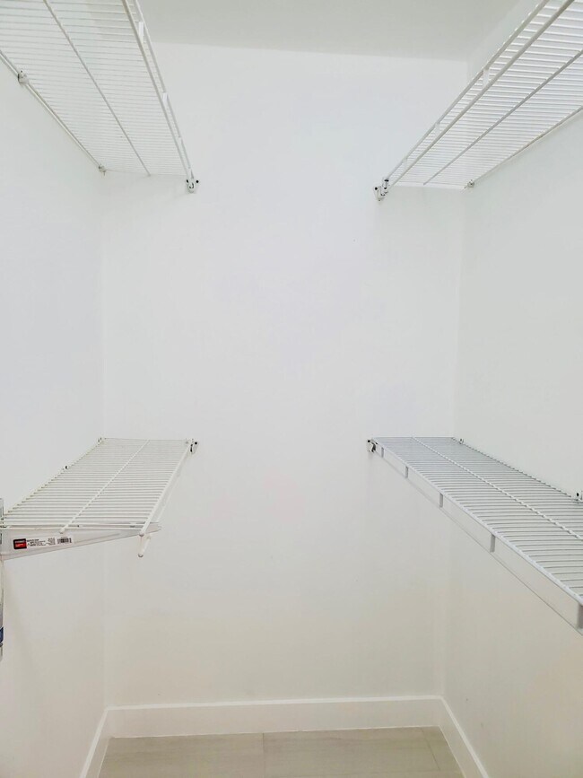 Building Photo - 3561 Pine Needle Dr