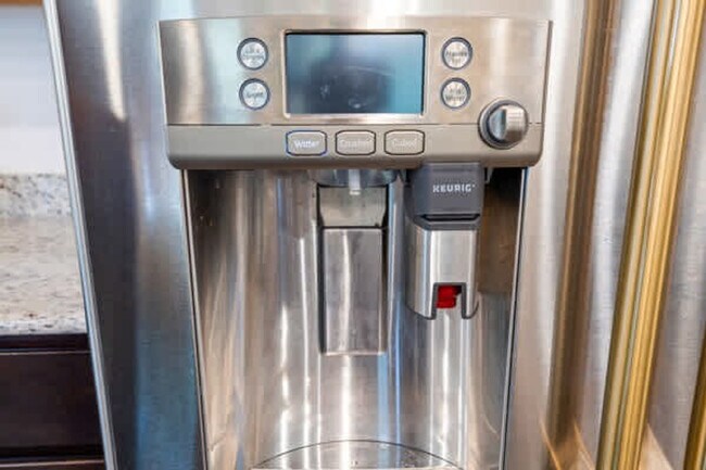 Building Photo - 14282 Coronado Dr