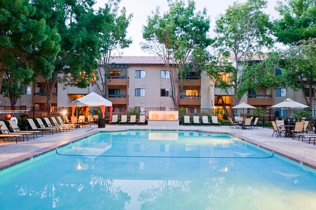 Building Photo - 1600 Villa St