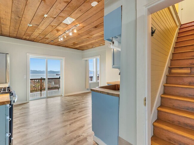 Building Photo - 3088 Harrison Ave