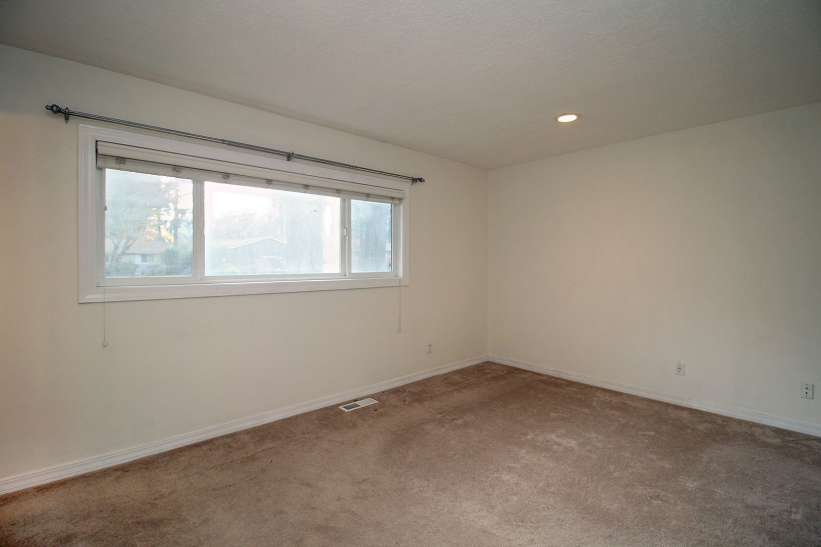 Building Photo - 18690 Don Lee Way