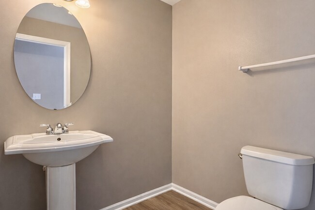 Building Photo - 14527 Patriot Square Dr E