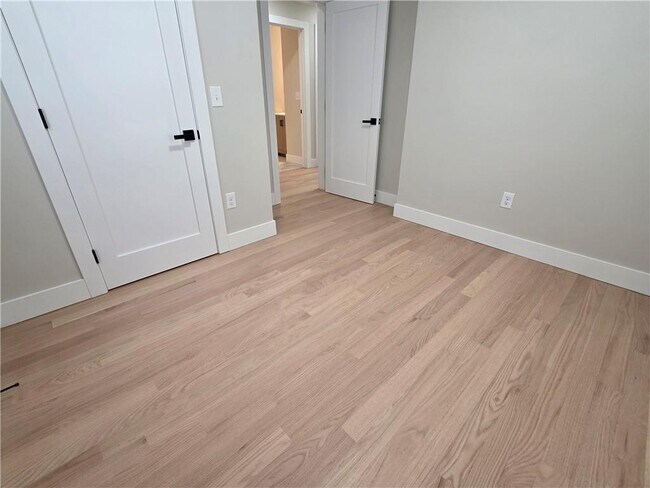 Building Photo - 29 Dunford St