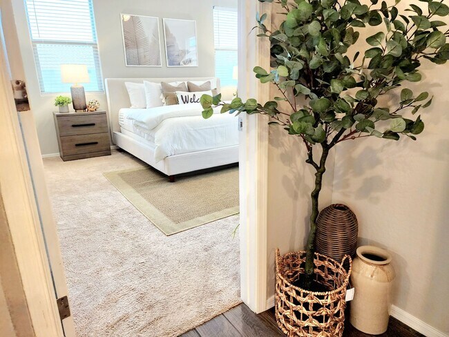 Building Photo - Coming Soon! CHARMING! FULLY-FURNISHED 4/B...