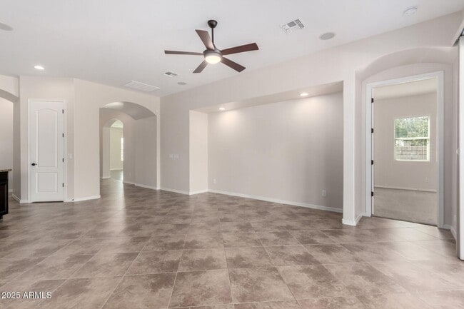 Building Photo - Stunning 4 bedroom, 3 bathroom home in the desirable community of Avian Trails!!