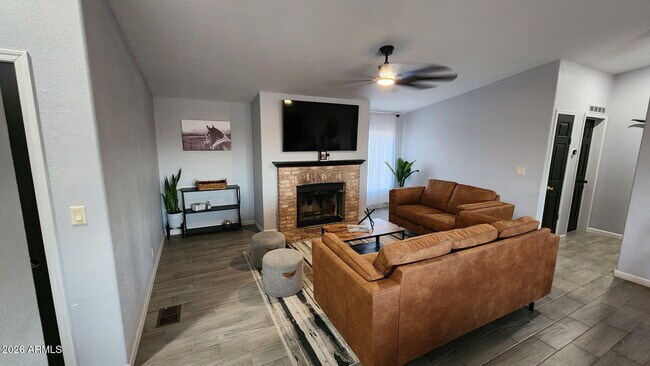 Building Photo - 9647 S 30th Dr