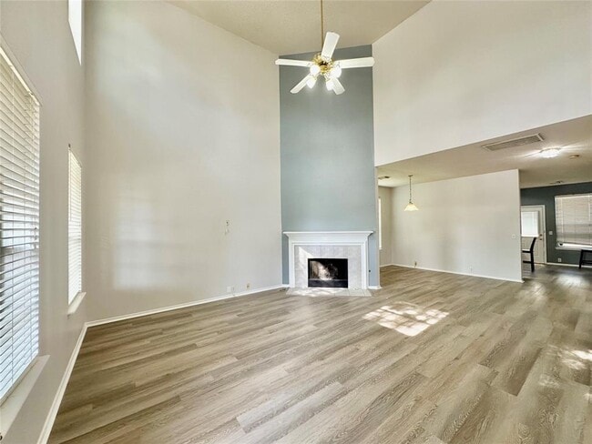 Building Photo - 1211 Satillo Ln