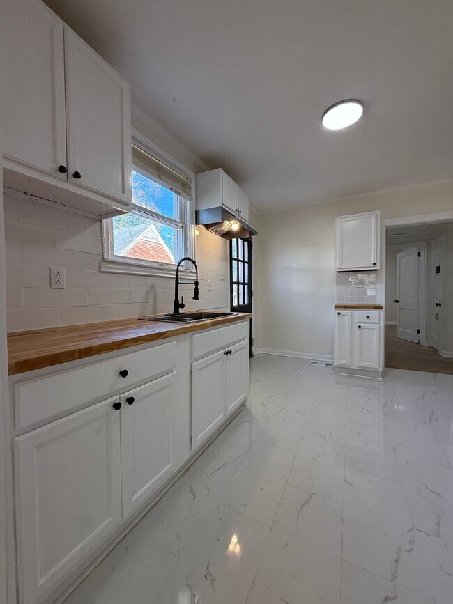 Building Photo - Recently remodeled 3-bedroom, 2-bath home located in East Montgomery.