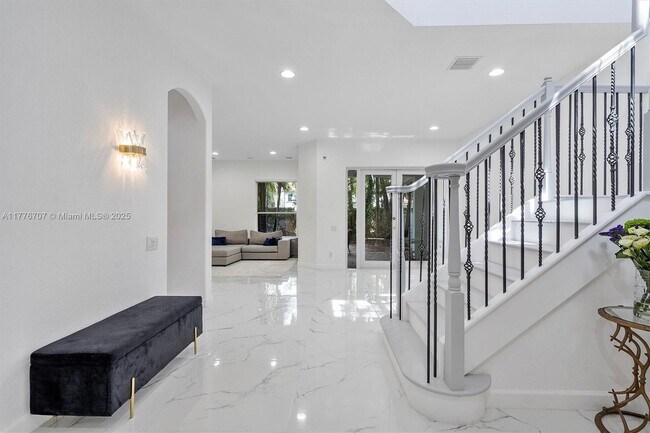 Building Photo - 1382 Harbor View W