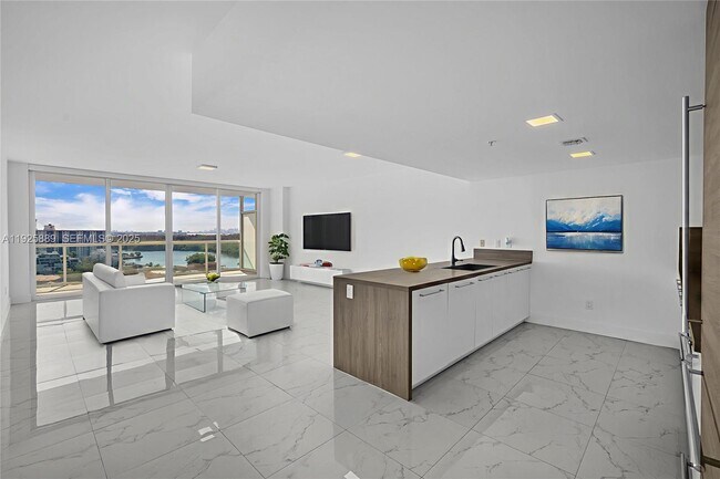 Building Photo - 400 Sunny Isles Blvd