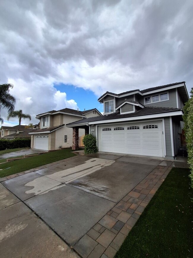Building Photo - RECENTLY REDUCED! Beautifully Remodeled 4-Bedroom, 3-Bath w/ 2 Car-Garage and Central AC/Heat! MU...