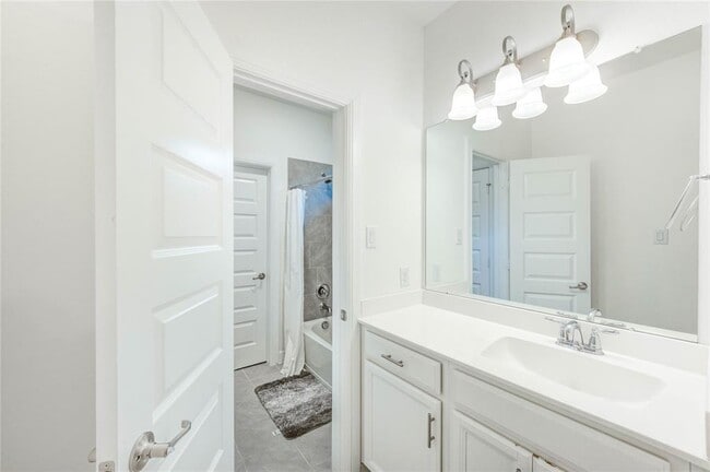 Building Photo - 4055 Woodland Meadow Dr