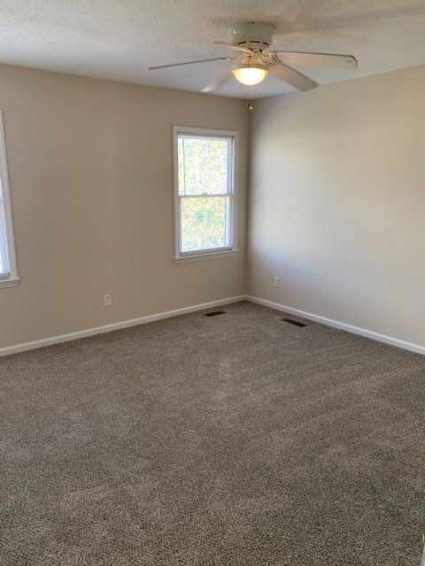 Building Photo - 322 Haven Dr