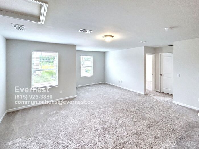 Building Photo - 517 Samuel Lee Ln