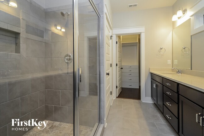 Building Photo - 1441 Valley Trace