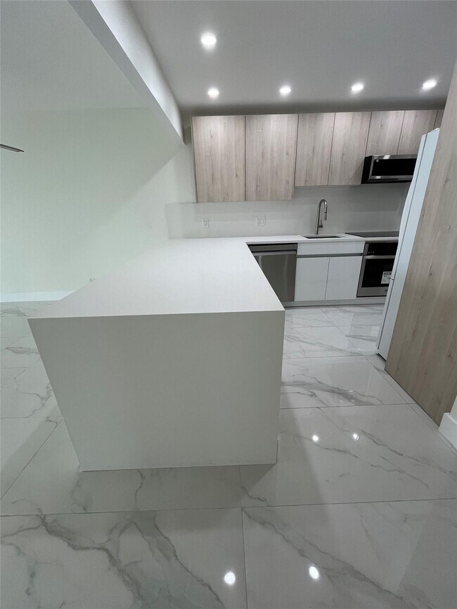 Building Photo - 3150 N Course Ln