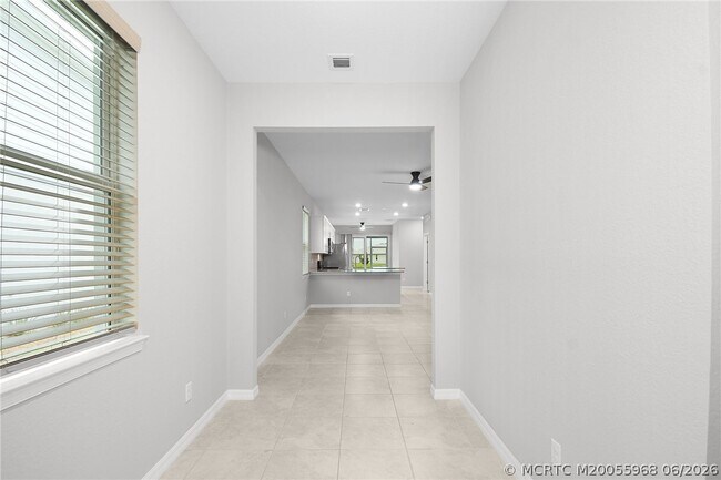 Building Photo - 10214 SW Captiva Dr