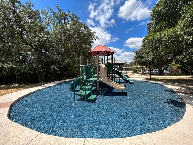 Building Photo - *COMING SOON* AMAZING 3 Bedroom  2 Bath Home w/ Office Room Near Alamo Ranch!