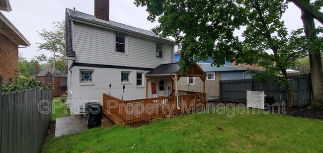 Building Photo - Gorgeous Mt Lebanon Craftsman Home