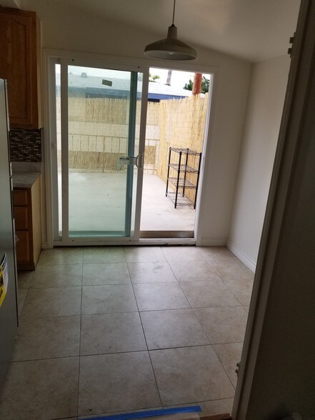 Dinning area - 1230 S Barrington Ave