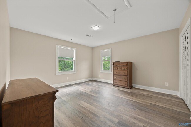 Building Photo - 1217 Indian Creek Rd NW