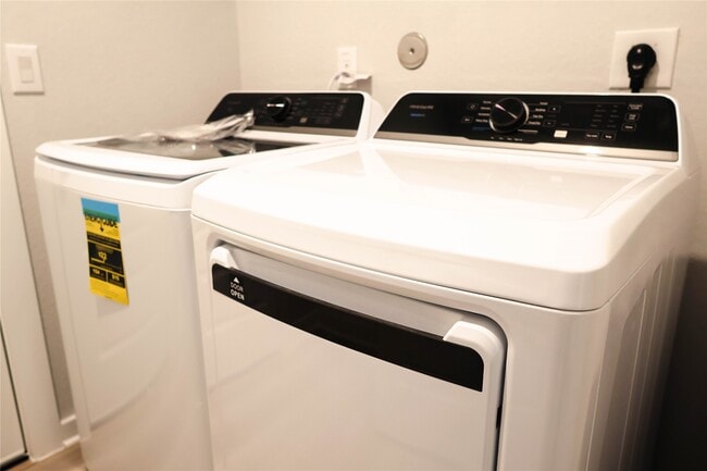 Building Photo - 8567 Blueberry Ash St